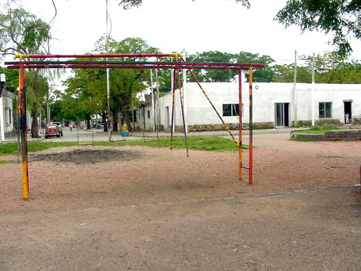 J.F. Martínez esquina Plaza Laguna (Club Platense)