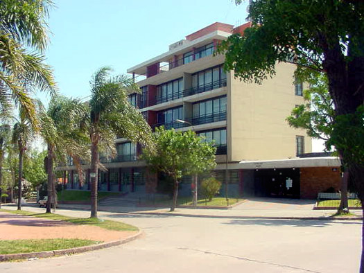 Calle Toronto y Friburgo (Escuela Santa Rita)