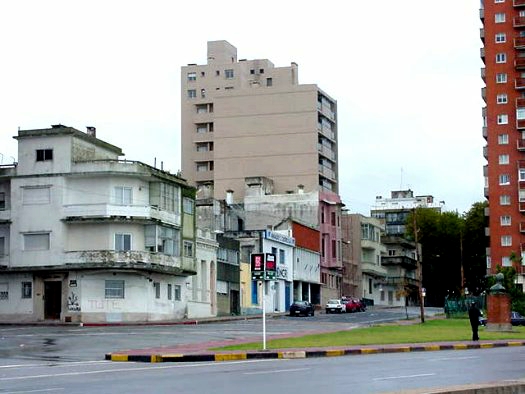 esquina Rambla Sur