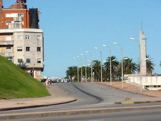 Rambla esquina La Cumparsita