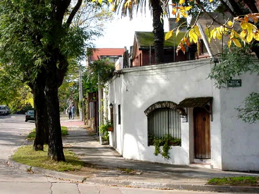 Grau esquina Tezanos