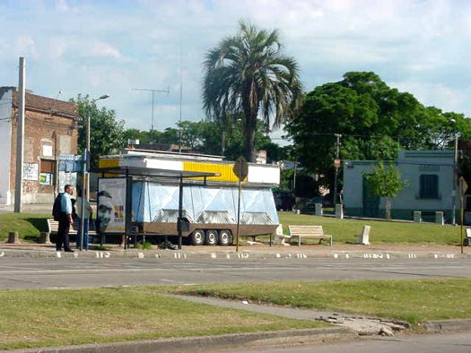 Gral. Flores entre Santiago Sierra y Le�n P�rez