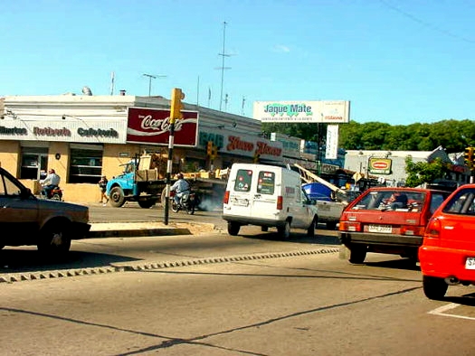 Gral Flores esquina Industria
