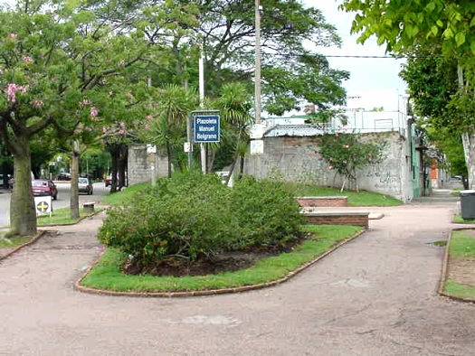 Plazoleta Belgrano (entre L.A. de Herrera y Julio C�sar)
