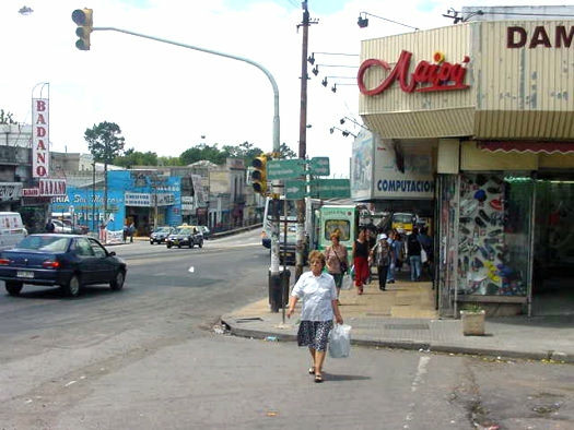 Agraciada esquina Emilio Romero