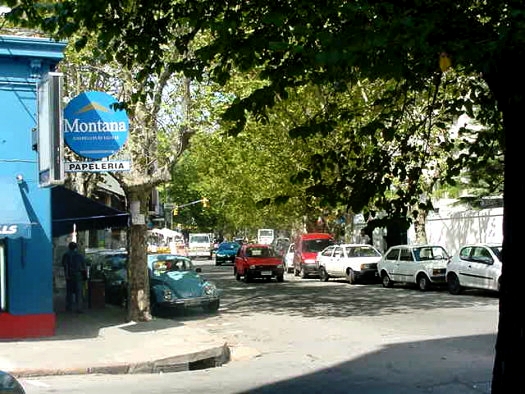 Rivera esquina Cassinoni
