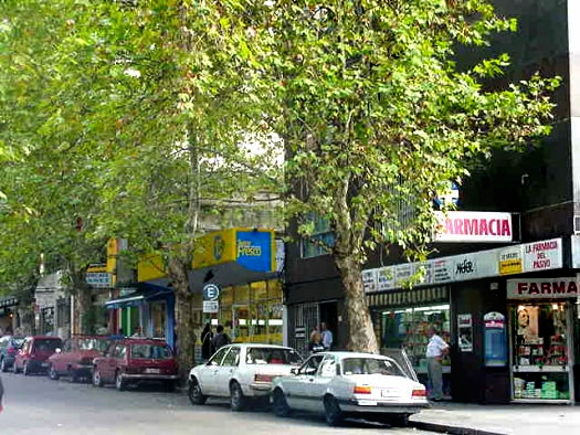Trist�n Narvaja esquina Colonia