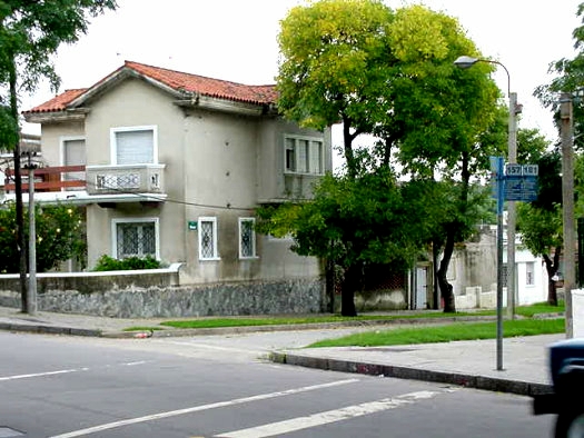 Cno. Castro esquina Mau�