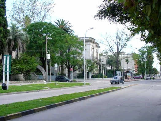 Av. S�arez esquina Gral. E. Mart�nez
