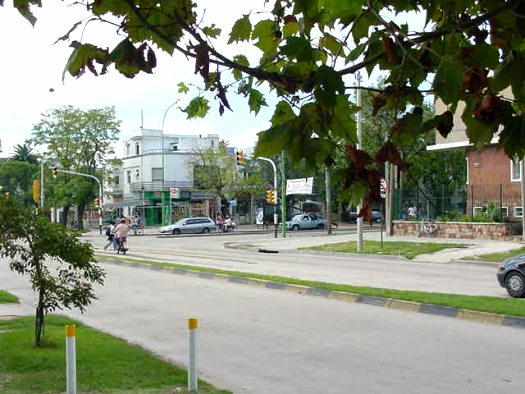 Av. S�arez esquina Blvr. Artigas