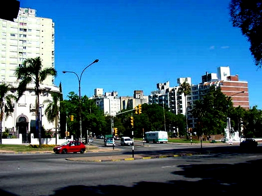 esquina Bvr. Artigas