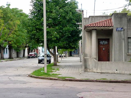 Gral. E. Mart�nez esquina Espinillo