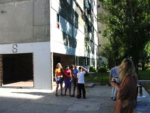 frente a la Torre S de Euskal Err�a