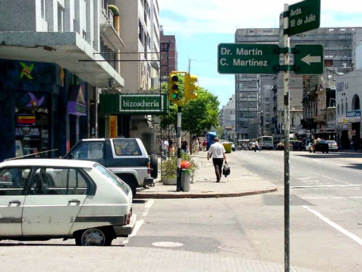 esquina Mart�n C. Mart�nez