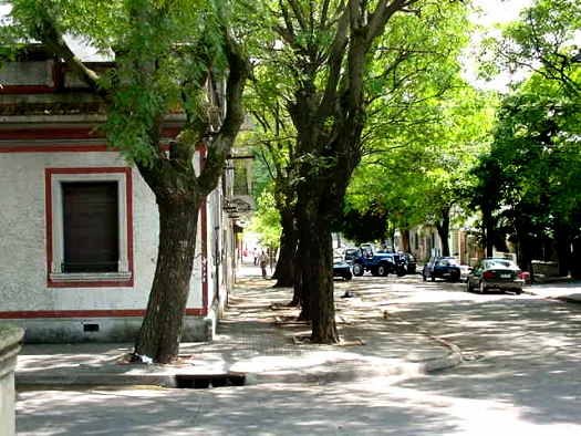 entre Bartolito Mitre y Gestido