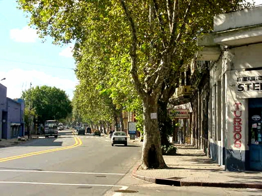 Av. San Mart�n esquina Amezaga