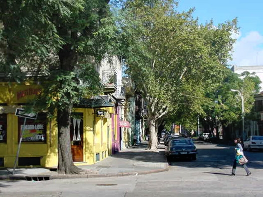 Batovi esquina Dr. Lenguas
