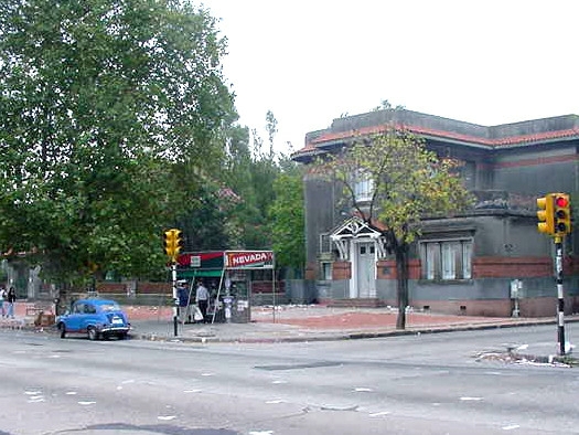 8 de Octubre esquina Munar