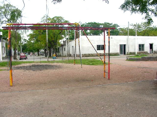 J.F. Mart�nez esquina Plaza Laguna (Club Platense)