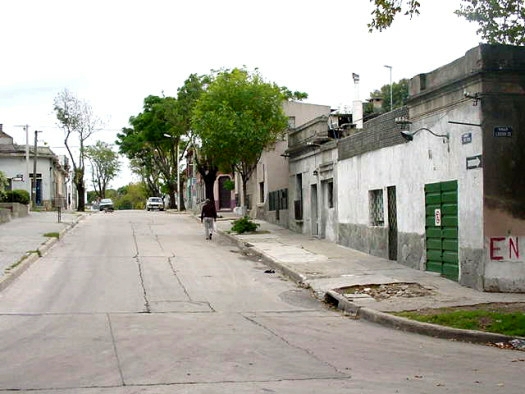 Timoteo Aparicio entre Larravide y Lindoro Forteza