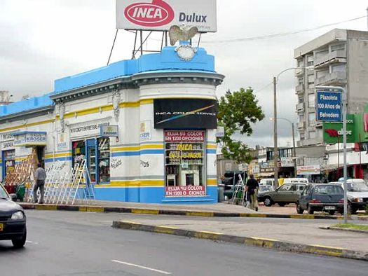 Agraciada esquina San Quint�n
