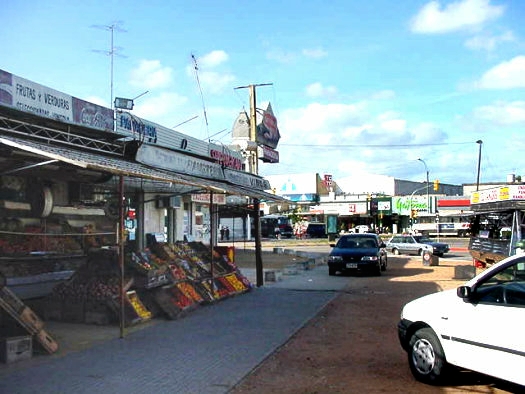 Calle Eduardo Ra�z casi Av. Garz�n