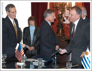(US Embassy photo by Vince Alongi)