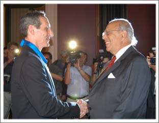U.S. Ambassador Martin J. Silverstein and Uruguay President Jorge Batlle. [U.S. Embassy photo by Vince Alongi] CLICK TO ENLARGE PHOTO