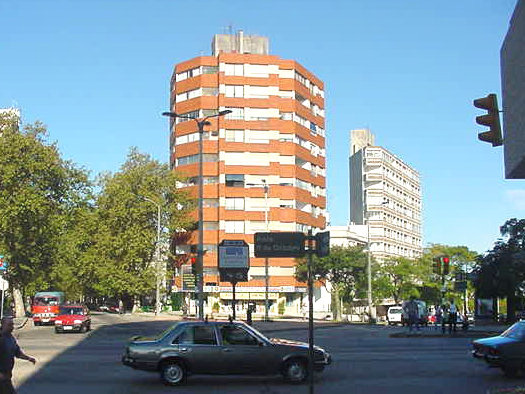 esquina Garibaldi y Manuel Albo