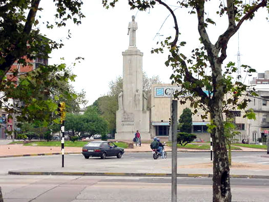 esquina Larrañaga y Centenario