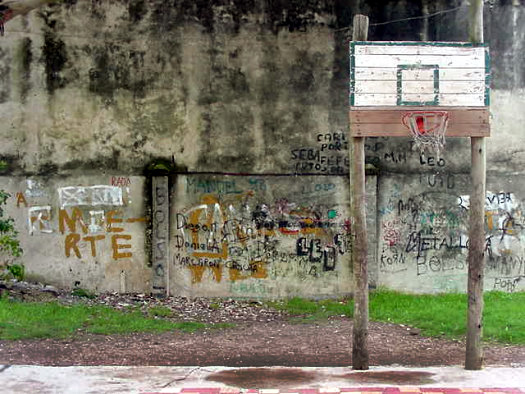 Canchita de basket en Estrázulas